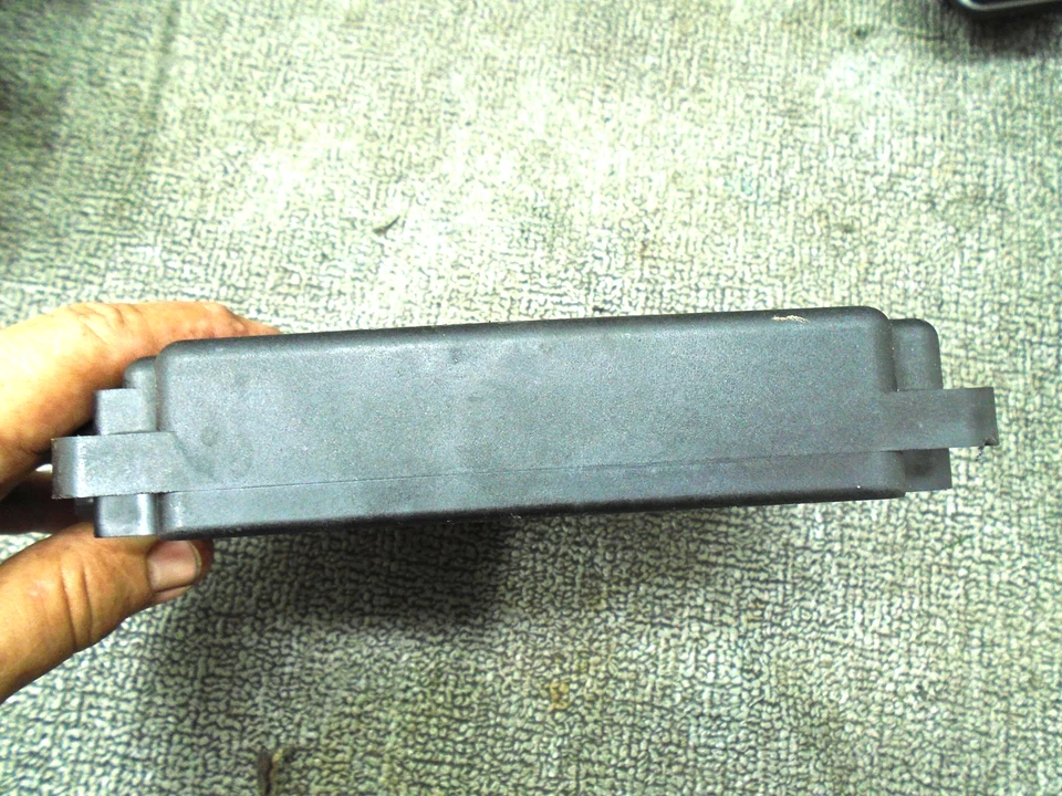 2003 YAMAHA CONTROL UNIT ECU 68F-8591A-20-00 YAMAHA OUTBOARD LZ200 2.6L 200 HP - Image 4 of 4