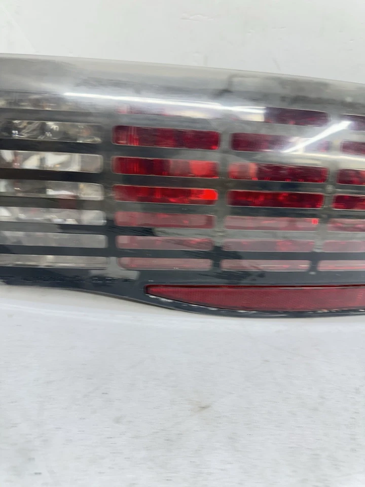 1993-1997 PONTIAC TRANS AM FIREBIRD LANTERNA TRASEIRA LADO DIREITO DO PASSAGEIRO LÂMPADA RH S8 - Imagem 3 de 4