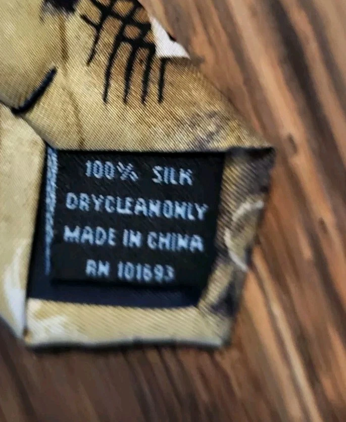 New NY Yankees 100% Silk Mens Tie MLB Genuine Merchandise - Image 4 of 4