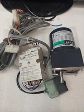 4IK25RGN-CW2 speed regulating motor 4GN30K GEAR HEAD SPEED ESO2 UNUSED NO BOX 