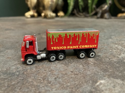💥Micro Machines semi truck box Galoob LTD Truck red toxico paint company RARE - Picture 7 of 11