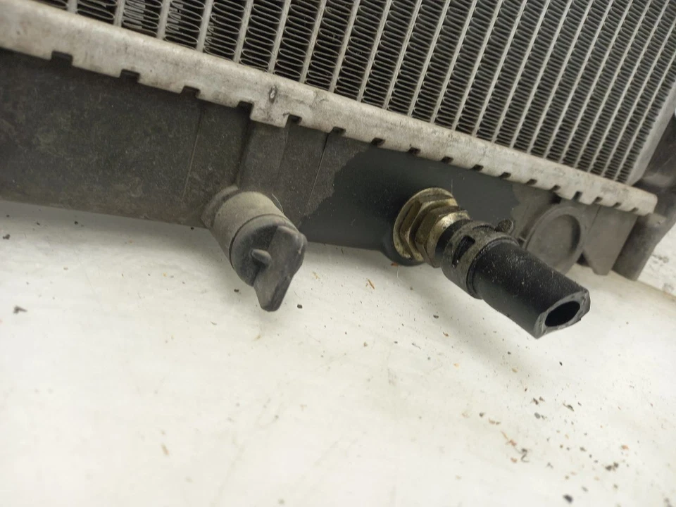 96 97 98 99 00 TOYOTA 4 RUNNER SR5 3.4L РАДИАТОР - Изображение 4 из 4