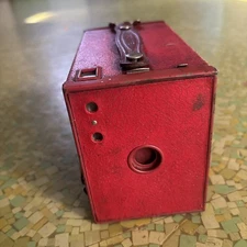 ANTIQUE KODAK RED BROWNIE NO. 2 MODEL F BOX CAMERA 