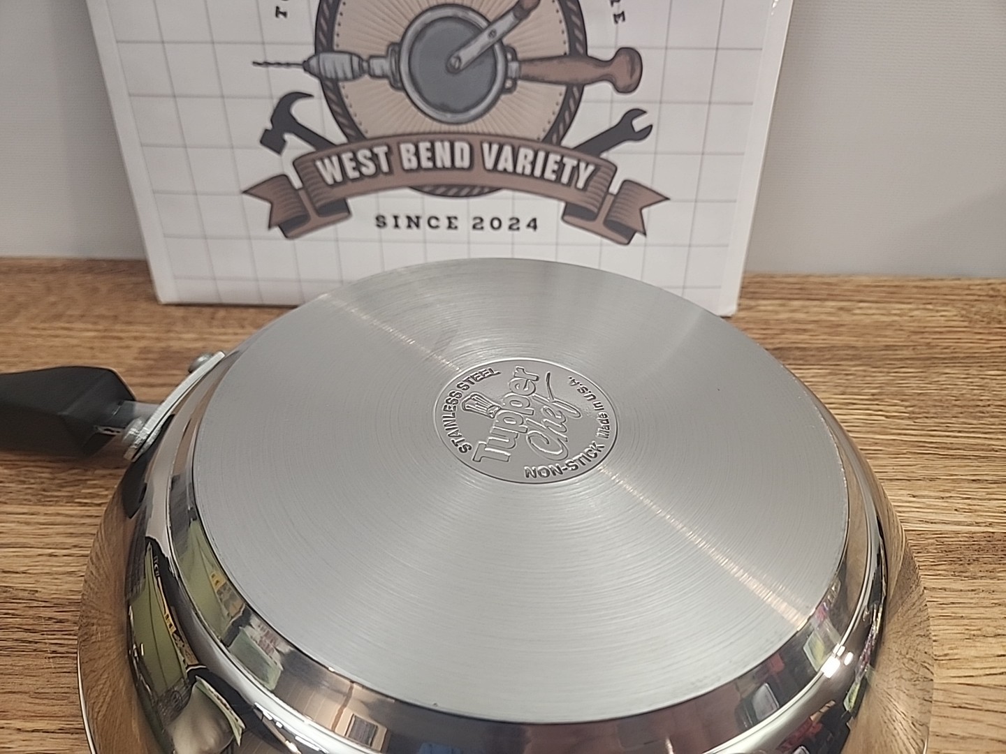 RARE TUPPERWARE TUPPER CHEF, 24cm / 9-1/2" DIAMETER SKILLET, FRYING PAN, USA