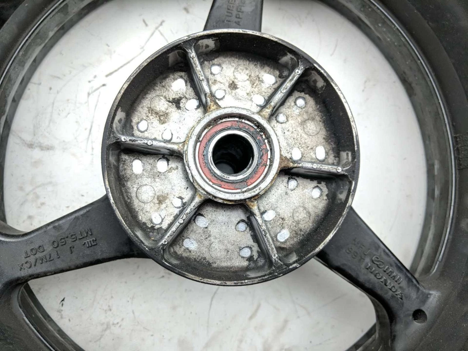 Llanta trasera recta 17 x 5,50 Honda CBR 600 CBR600RR 07 Foto 3 de 4