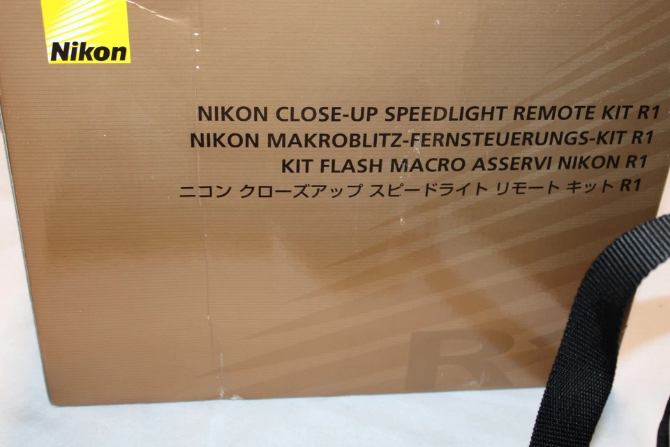 Nikon R1 Close-Up Speedlight Commander Kit – SU-800 + 2 SB-R200 Macro Flash Unit - Image 4 of 4