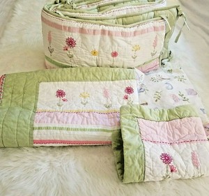 Pottery Barn Kids Daisy Garden Crib Quilt Bumper Quilt Sheet