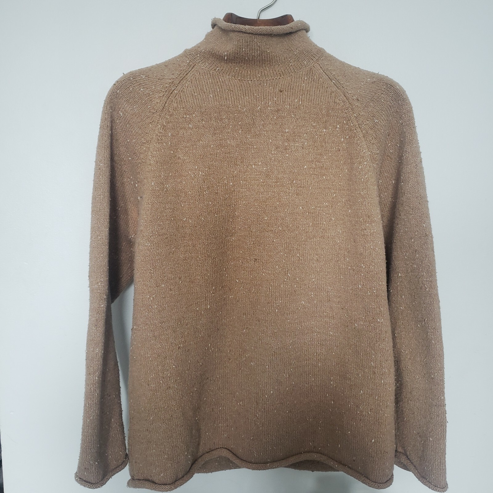 Eddie Bauer Women L Tan Turtleneck 