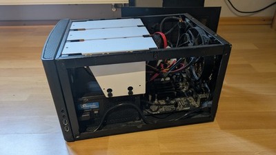 Fractal Node 304 + asrock J4205-ITX 8GB + Seasonic 360 Watt 80 plus Gold