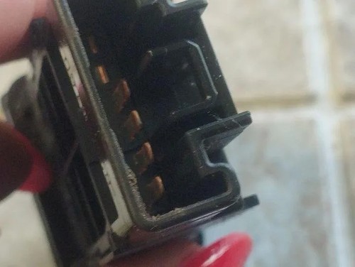 MAZDA 5 CR19 ASR-Schalter 15A469 2.00 Diesel 105kw 2006 18230611