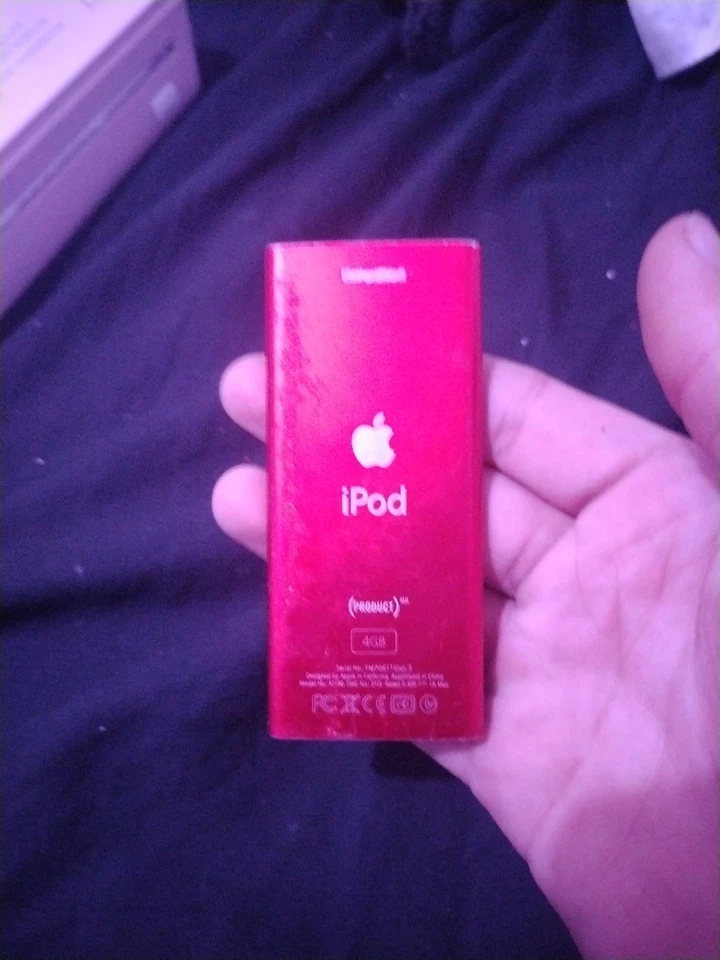 Apple iPod Nano 2nd Generation Red 8GB Model A1199 - Image 3 of 4