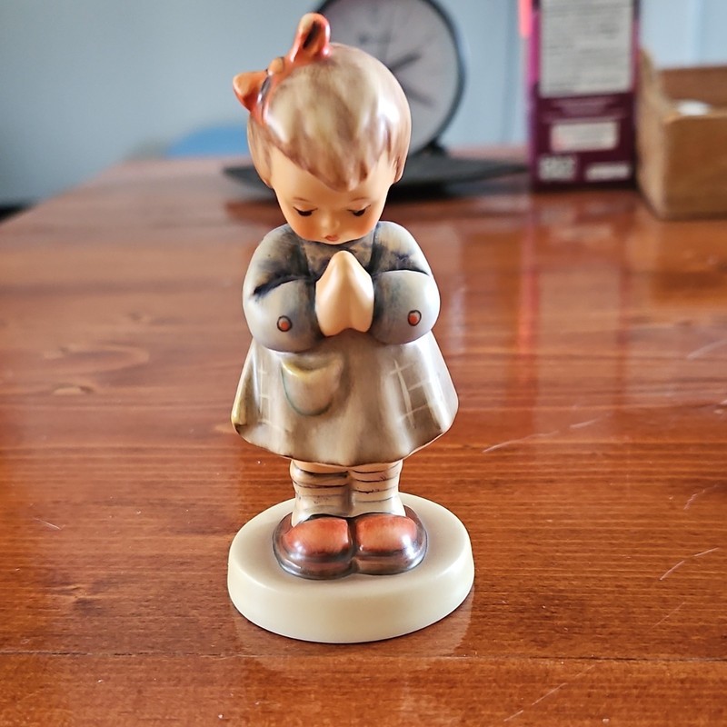 M.I. Hummel Goebel Evening Prayer (Abendgebet) HUM 495 Porcelain Boxed