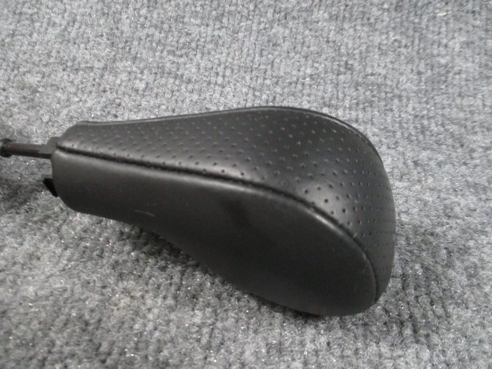 Botão de câmbio de couro VOLVO S60 V70 S80 XC70 XC90 Geartronic carvão 8698157 fabricante de equipamento original - Imagem 3 de 4