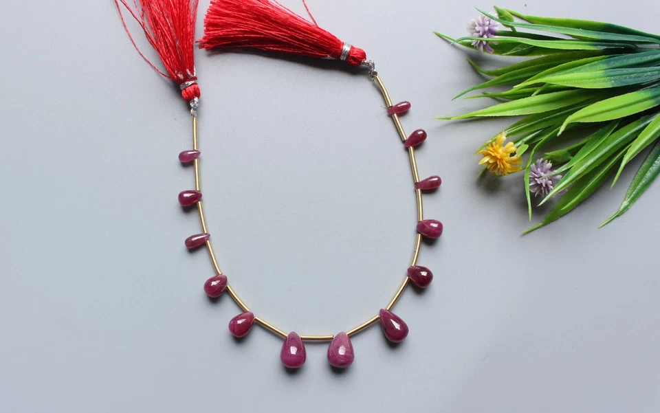 Briolette de rubí rojo natural lágrima hilo pulido liso 7,5 pulgadas 7 a 11 mm Foto 3 de 4