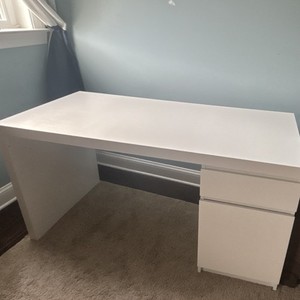 IKEA White Computer Desk 61x55x25in, 2 Drawers, Wood Composite, Modern, Used
