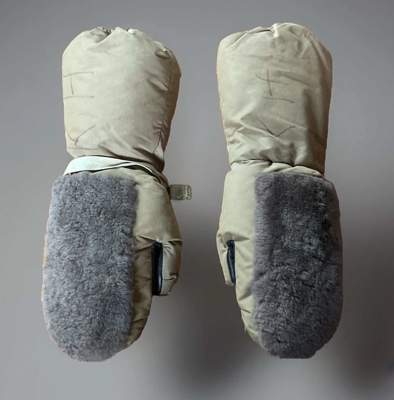 Eddie Bauer Vintage Goose Down Fur Gloves Oversized Winter Insulated
Opens in a new window or tab