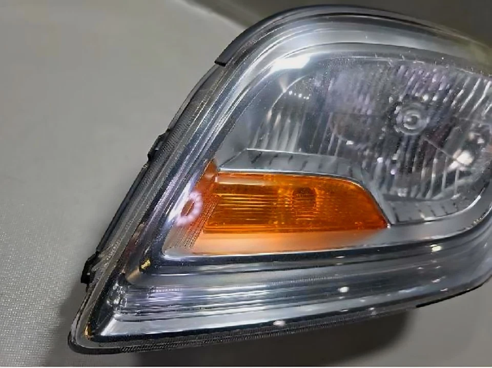 GM Daewoo Orlando 2015 Headlight – Left or Right – Genuine OEM Used - Image 3 of 4