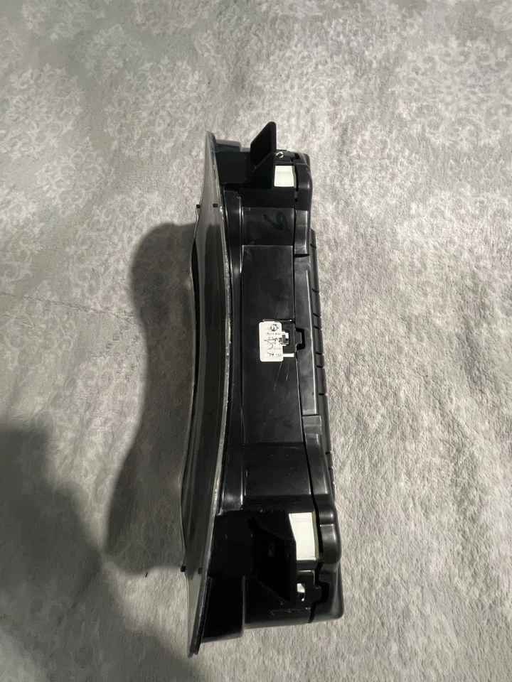 Dodge Charger 2011-2014 OEM cuadro de instrumentos velocímetro 132xxx millas en él Foto 2 de 4