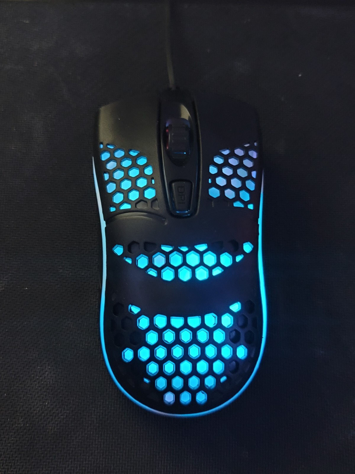 High-Performance Gaming Mouse for Precision and Speed-image