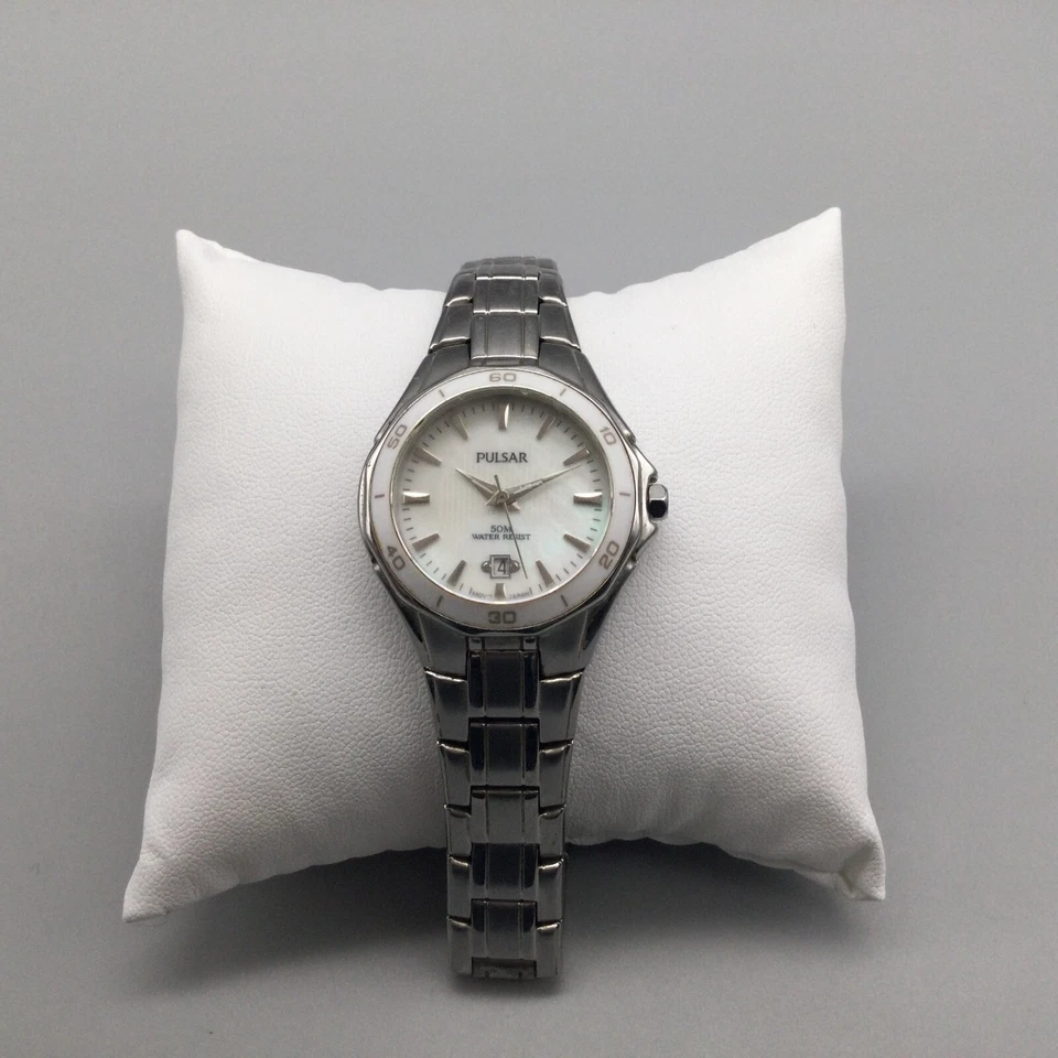 Pulsar 手表女式 25 毫米银色拖把表盘日期 VX82-X530 全新电池 5.75 — 第 2/4 张图片