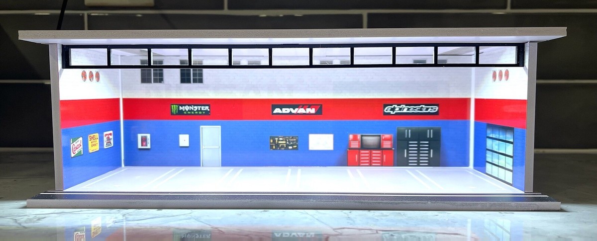 1/64 Scale General Interior Garage Diorama with LED Lighting