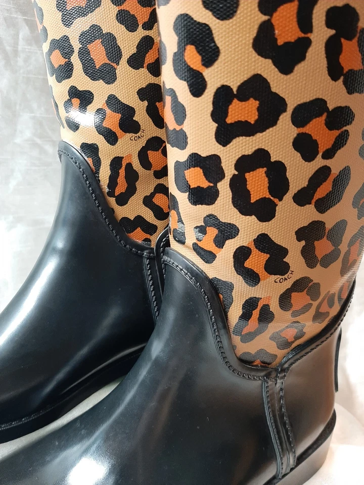 Botas de Lluvia Altas Coach Genuinas Talla 6B Tristee Estampado Leopardo Corsé Con Cordones Espalda Foto 3 de 4