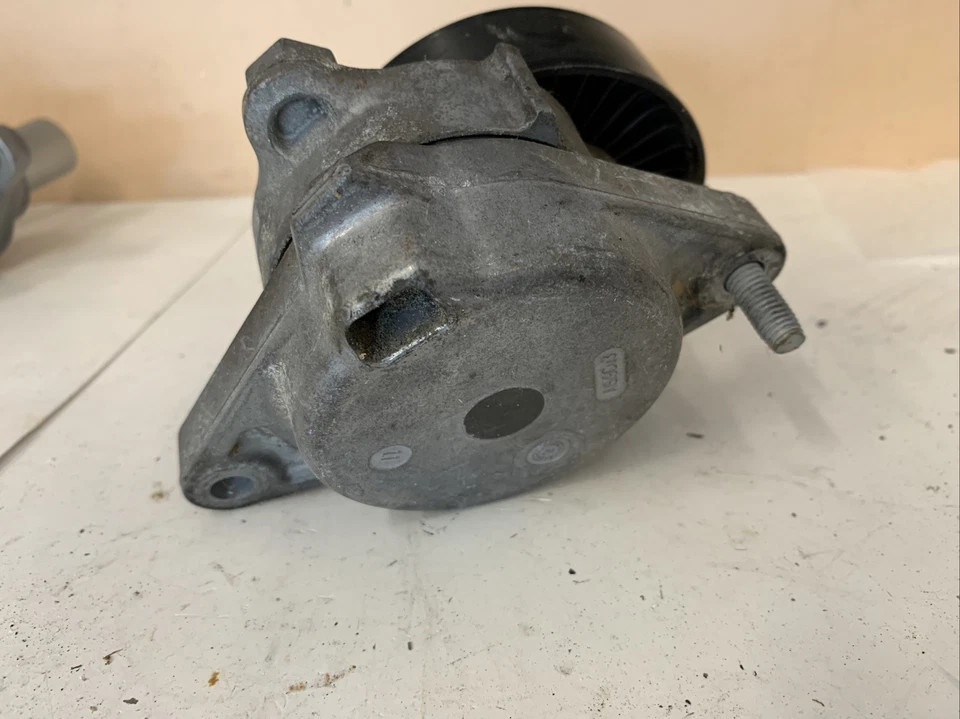 Mercedes-Benz E320 W210 1998-2002 tensor de correa de motor 1122000970 OEM Foto 4 de 4