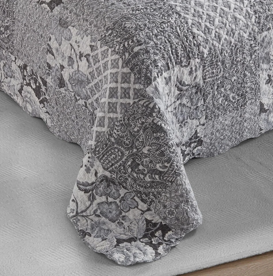 Brilliant Sunshine Grey Flowers Patchwork, Quilt Set King, Medium - Image 4 of 4