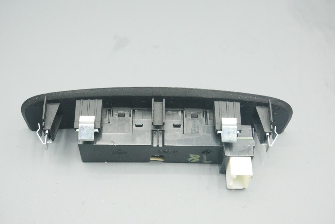 Maserati Ghibli 2014-2020 Seat heater switch P/N 670019547