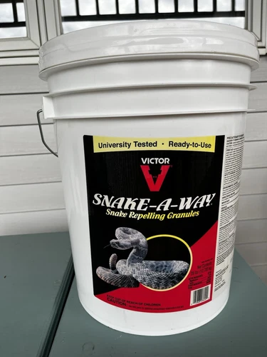 Victor Snake-A-Way Snake Repelling Granules 28lb Bucket Brand New
