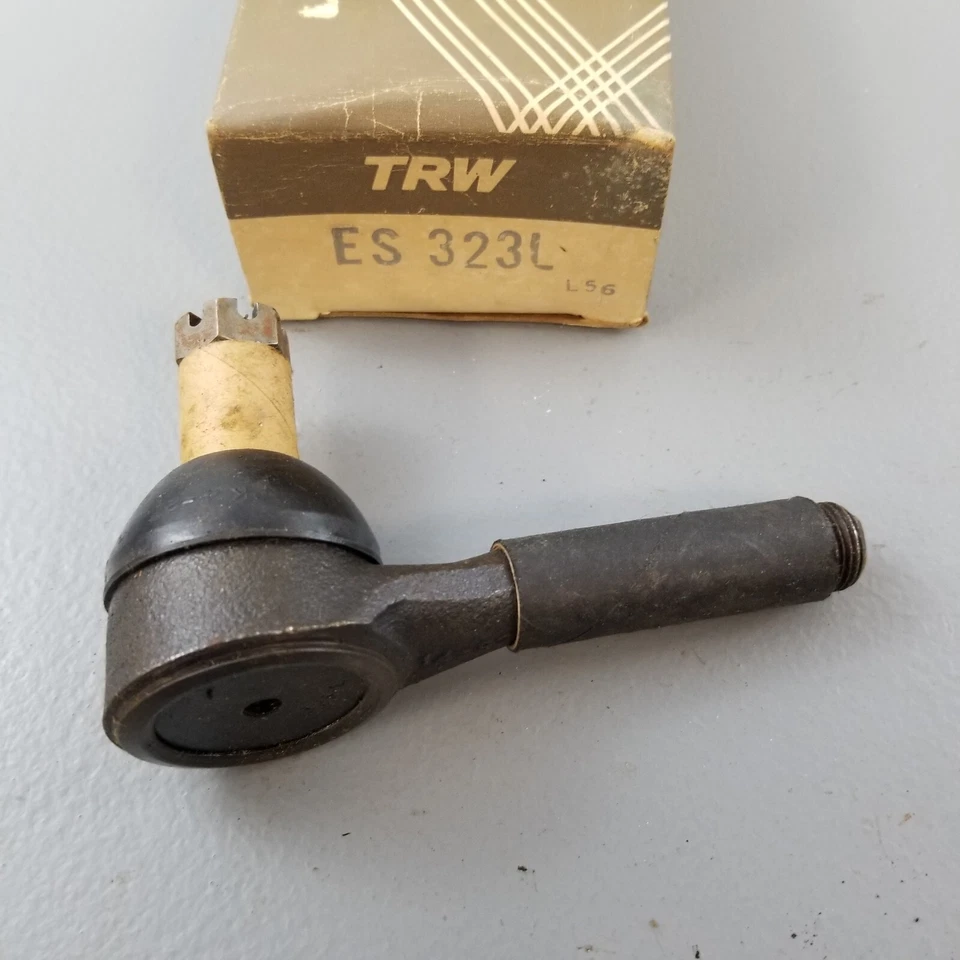 Nuevo Chevy Corvette 1963-82 extremo exterior del lado del conductor delantero TRW ES323L Foto 2 de 2