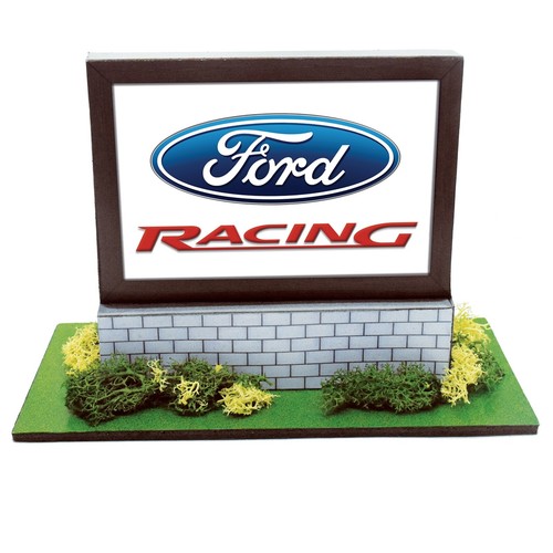 Real Racing Models Roadside Billboard "Ford Racing" 1/43 scale slot car - Picture 4 of 5