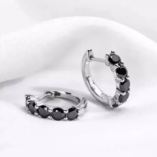 Pendiente Huggie Aro Mujer Moissanita Negro Redondo 1.50Ct Chapado en Oro Blanco 14K