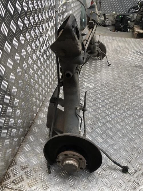 Train arriere complet AUDI TT 1 COUPE 8N0500051D - Photo 2/4