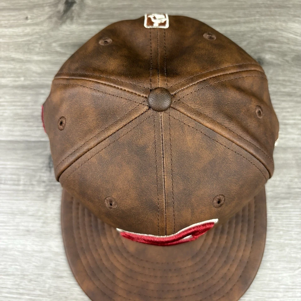 NBA Cleveland Cavaliers New Era 9Fifty Sombrero Imitación Cuero Snapback Bordado #23 Foto 3 de 4