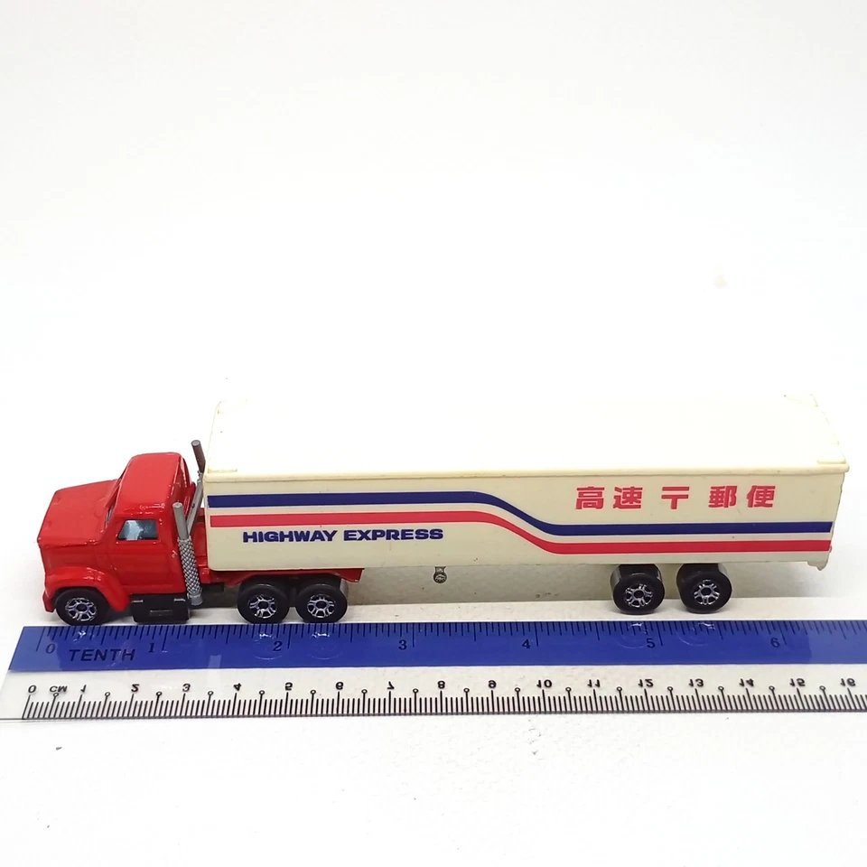 Majorette Mack Truck Highway Express Red / White 1/100 (6") Pre-Owned 001 - Image 4 of 4