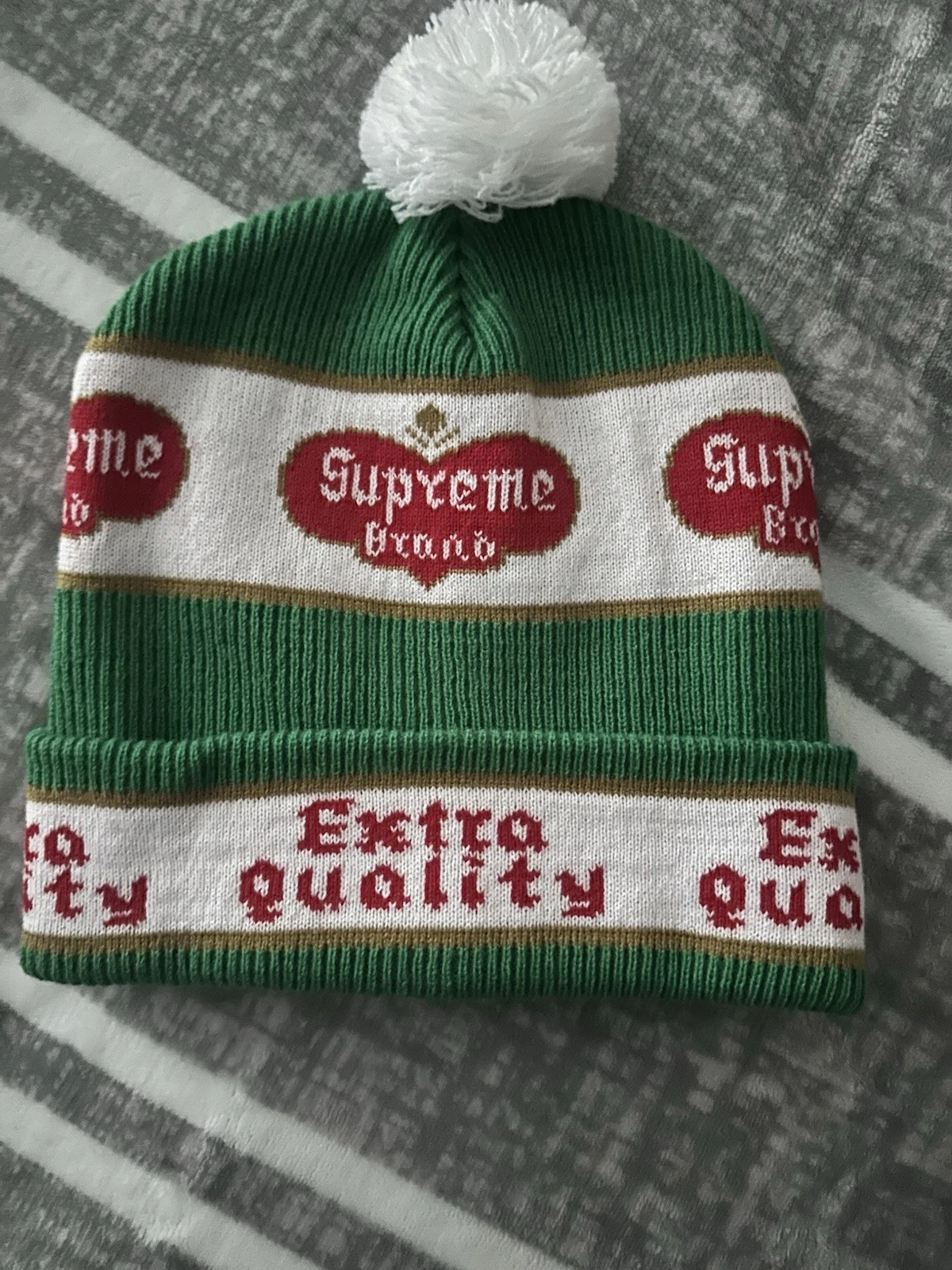 Bonnet vert blanc Supreme Extra Qualité FW21