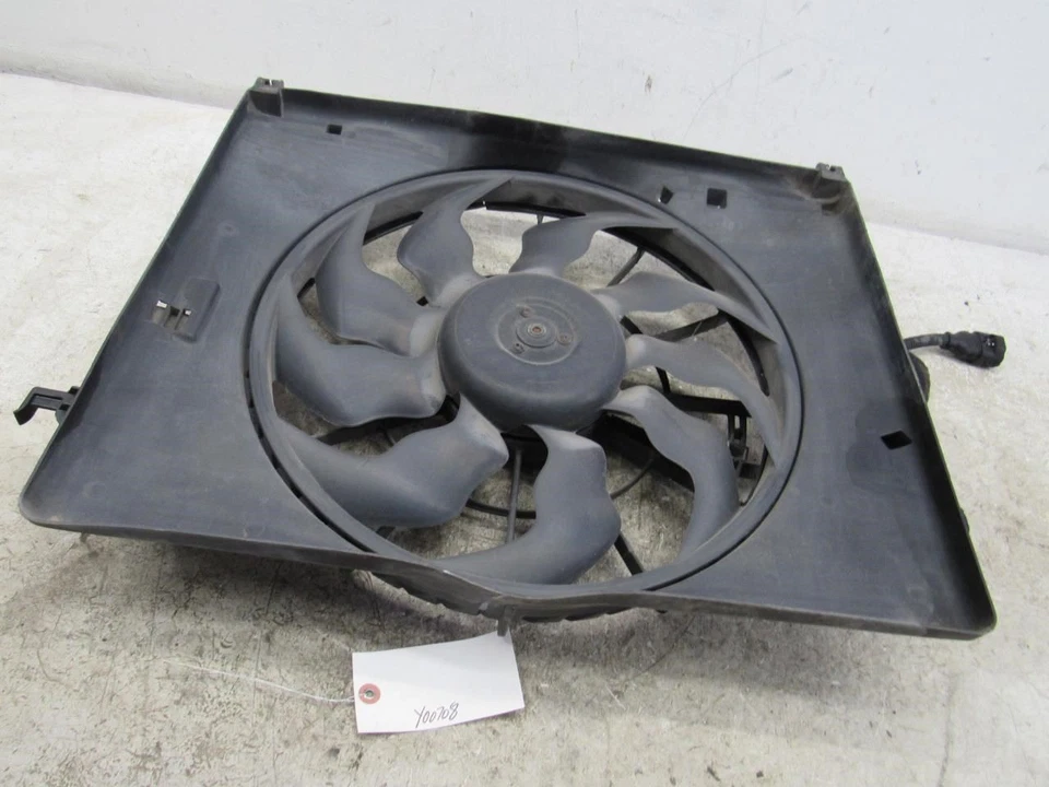 2013 Hyundai Equus radiator engine cooling fan assembly motor shroud OEM - Imagem 3 de 4