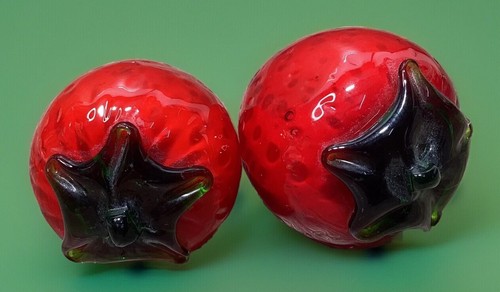Pair Red Strawberries Solid Glass Fruit Paperweight Art Photography Prop Vintage - Picture 3 of 13