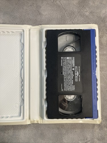 Snow Dogs VHS 2002 (Clamshell) - Picture 2 of 3