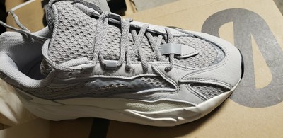 yeezy 700 static box