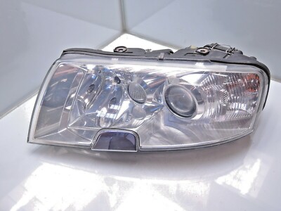SKODA SUPERB 3U SCHEINWERFER LEUCHTE LICHT Halogen links HELLA (OF98)