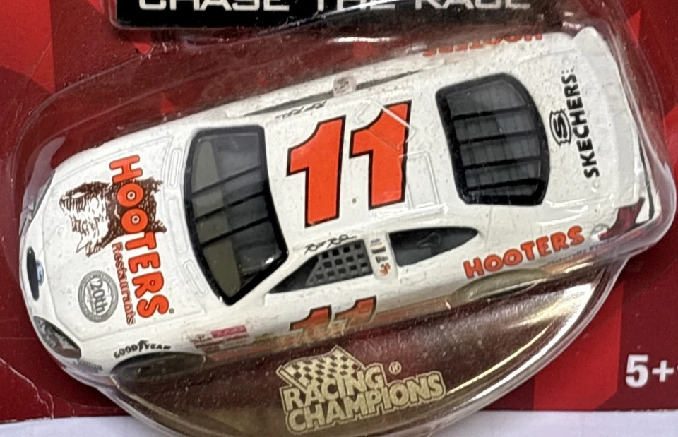 Racing Champions Chase The Race #11 Brett Bodine 2003 1/64 Hooters 20’ aniversario Foto 3 de 4
