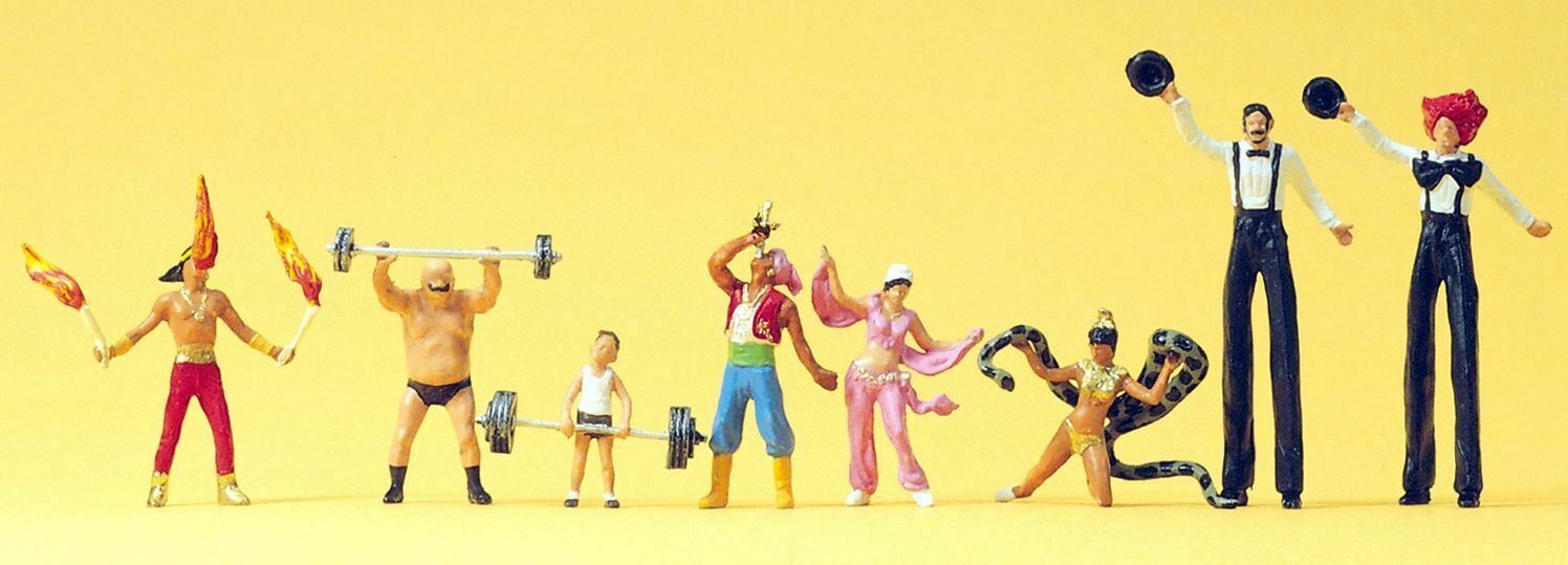 Fairground Speciality Performers (8) HO/OO Figure Set Preiser 24656