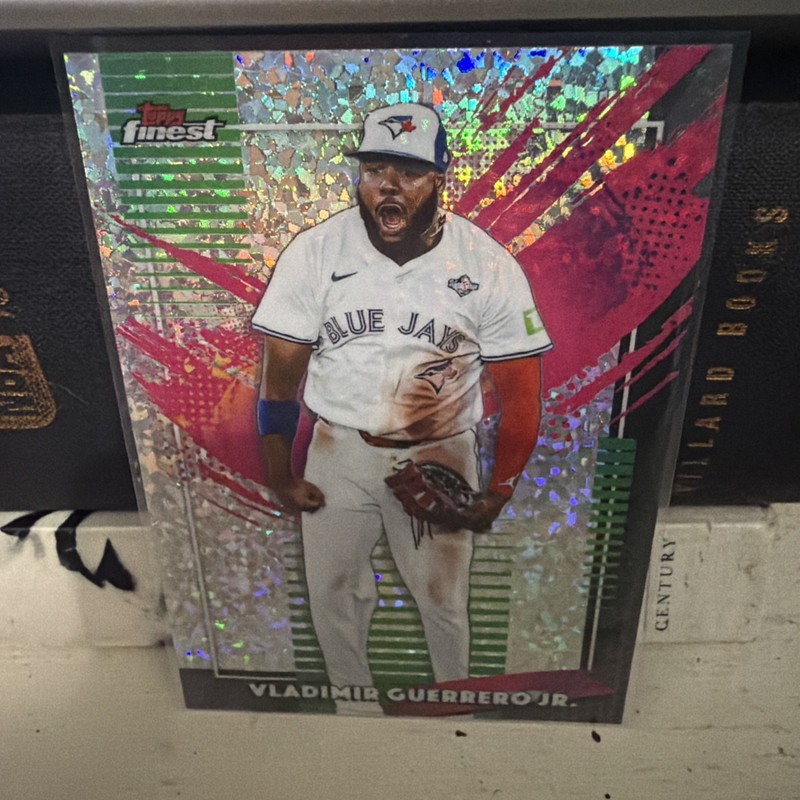 2026 Topps Finest VLADIMIR GUERRERO JR Rare Mini Diamond Refractor #300 