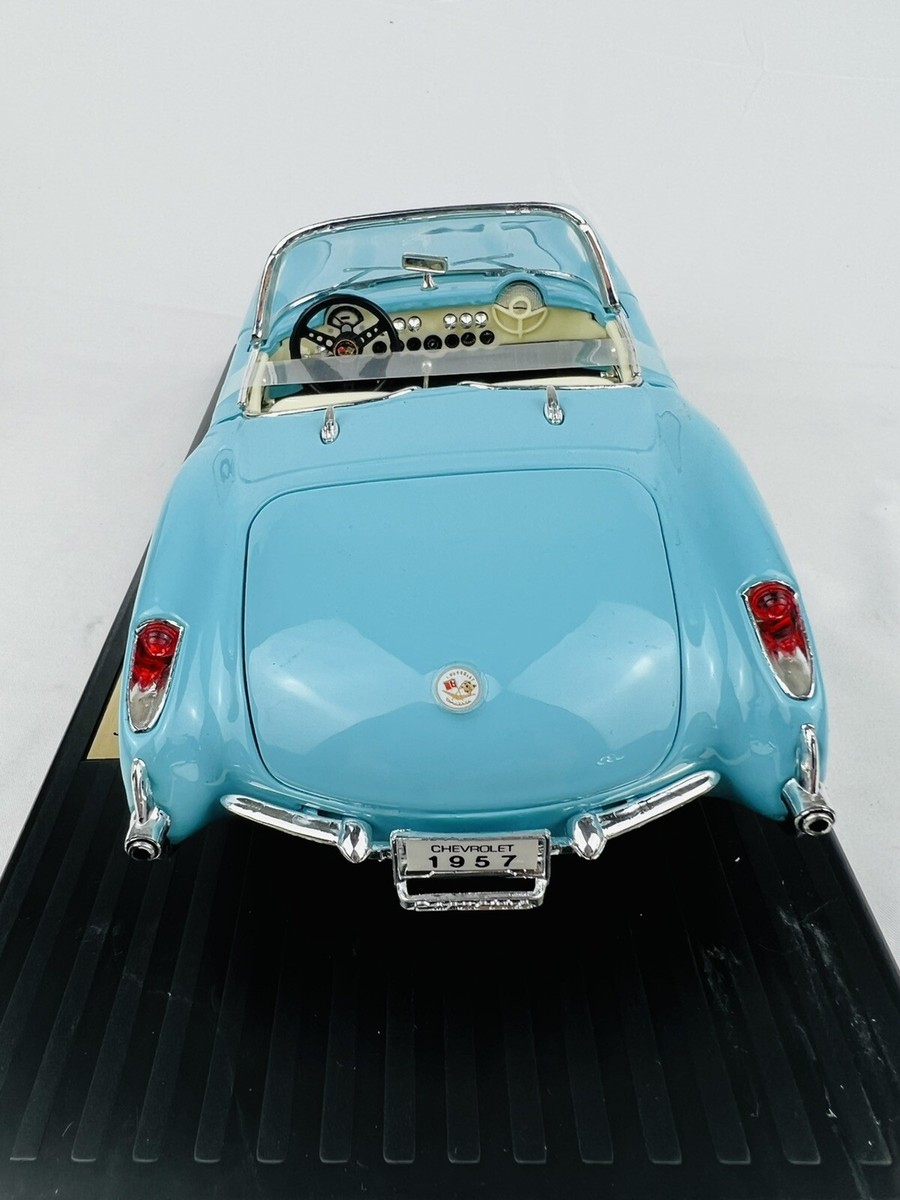 Road Tough 1957 CHEVROLET Corvette-1:18 Collection die cast