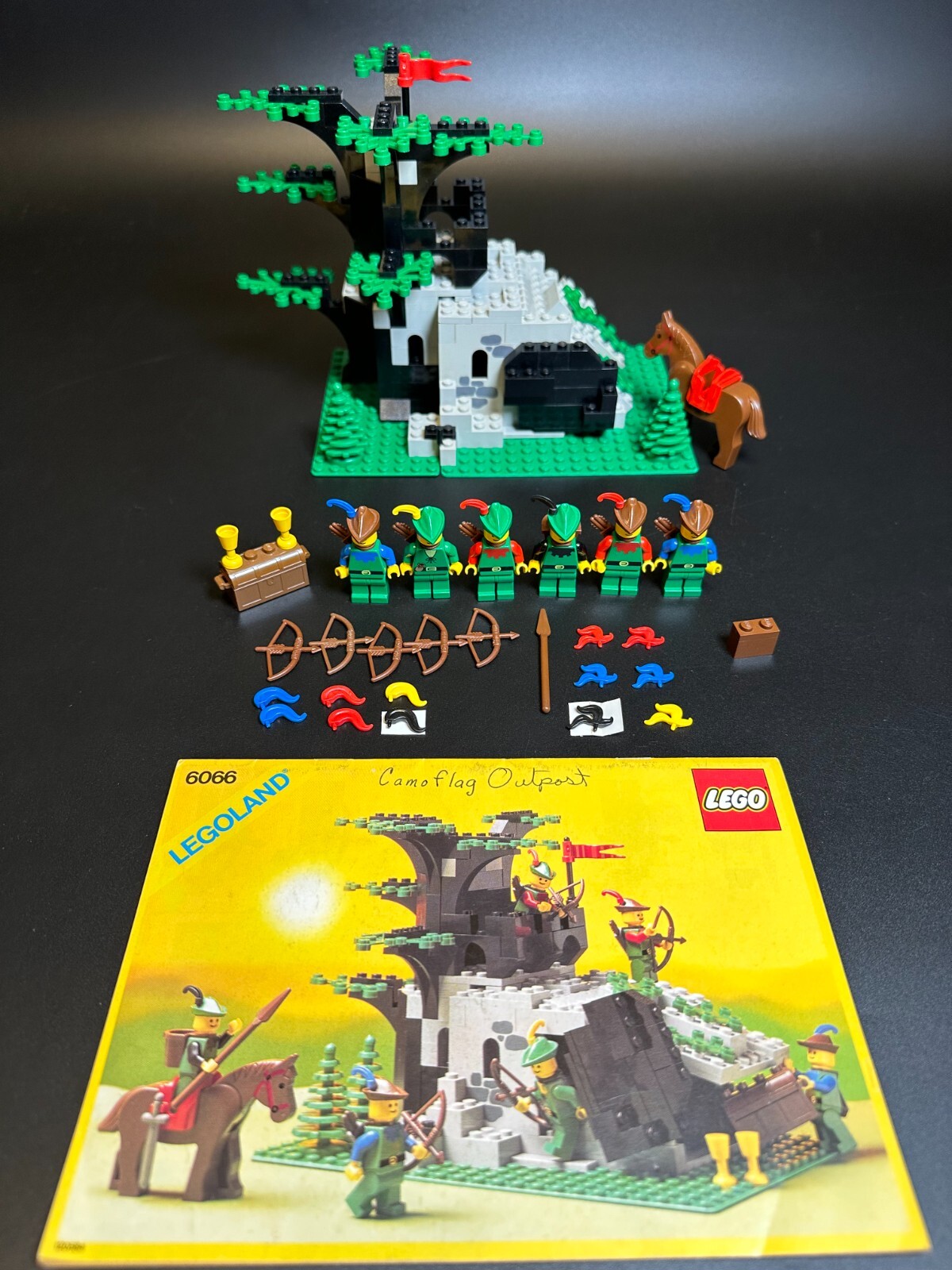 LEGO 6066 Castle Camouflaged Outpost w/ instructions 100 Complete