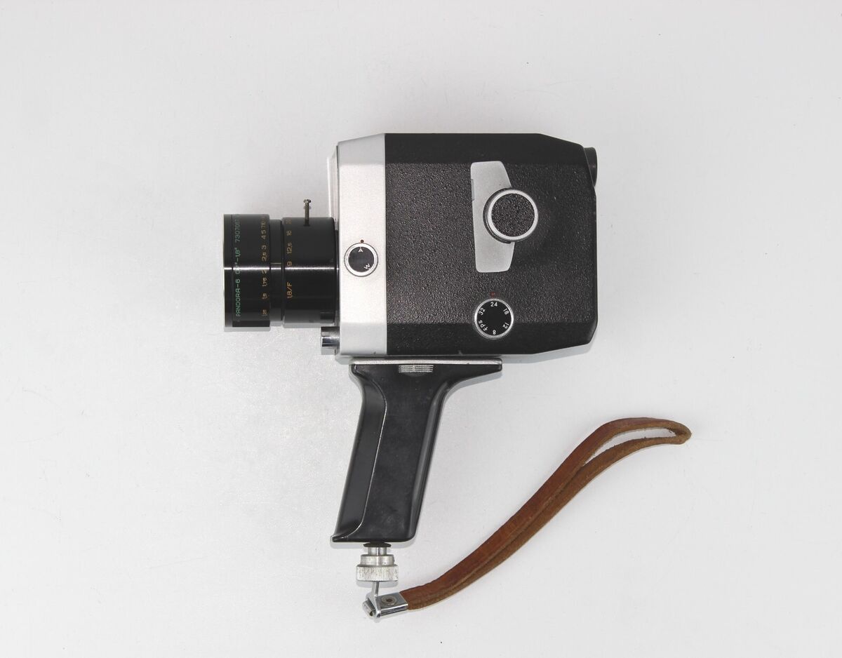 Soviet Film Cinema Movie Camera QUARZ 1 -8S- 1 Lens PANDORA Soviet Film Cinema Movie Camera QUARZ 1 -8S- 1 Lens PANDORA