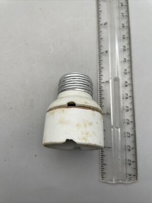 NOS Circle F Porcelain 2-Piece Lamp Holder Light Socket Extension Medium GA33