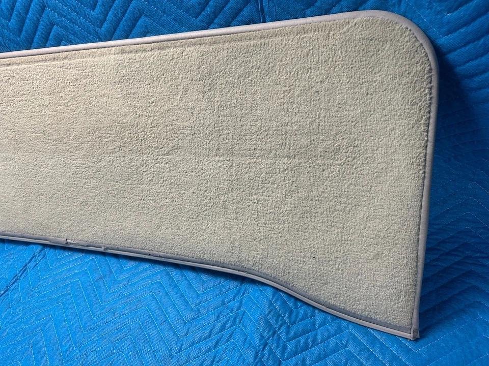 Panel de moldura de alfombra puerta trasera Lexus LX470 marfil: LG00 2003 2004 2005 2006 2007 OEM Foto 3 de 4